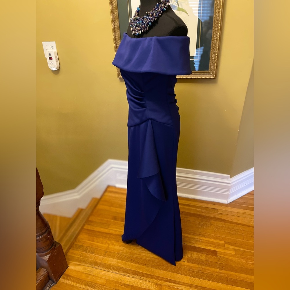 Gown - Picture 3 of 6